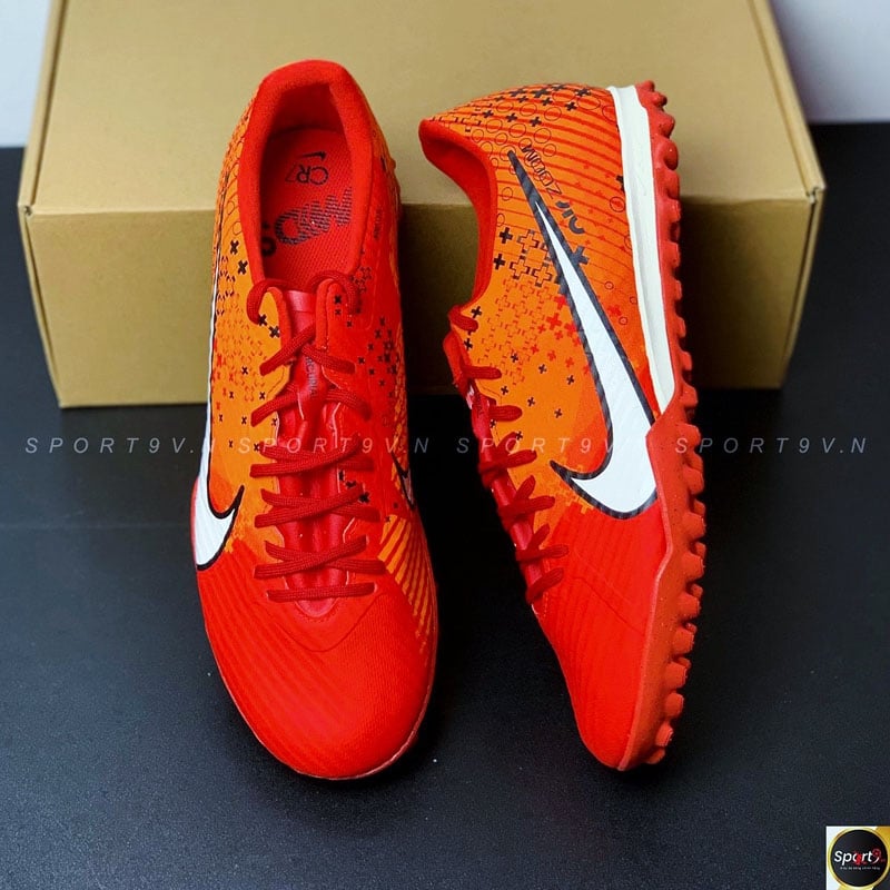 Vapor 15 Academy phiên bản MDS 007 đặc trưng bởi CR7