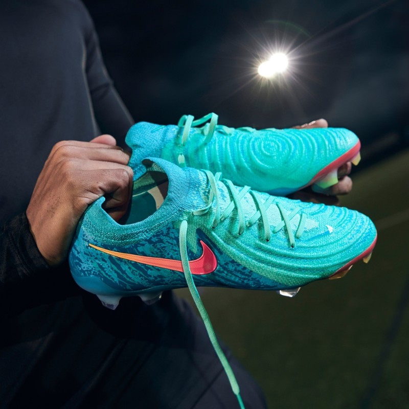 Giày đá bóng Nike Phantom 2 Vortex