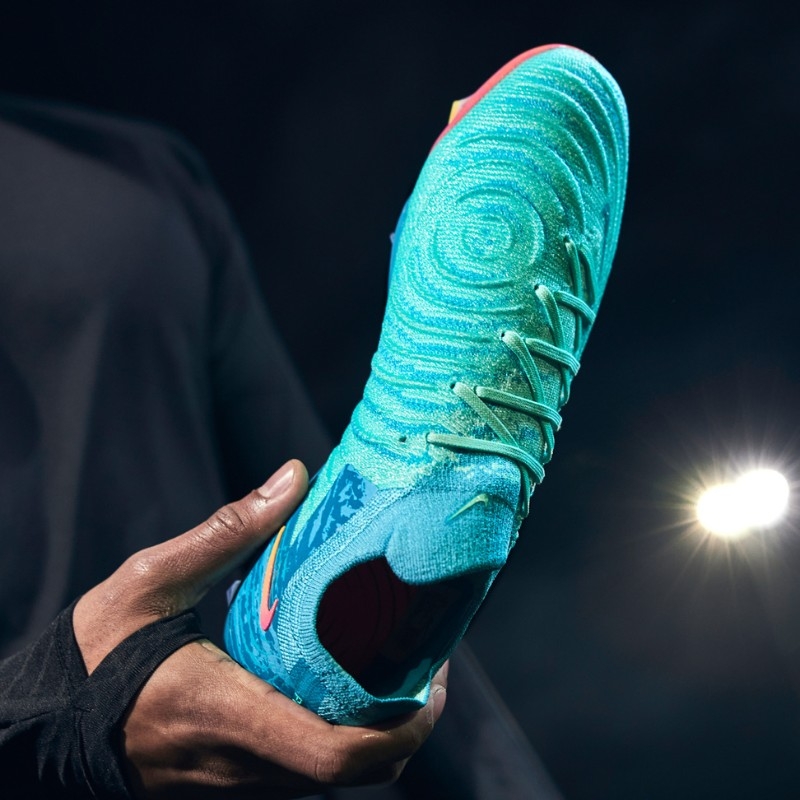 Giày đá bóng Nike Phantom 2 Vortex