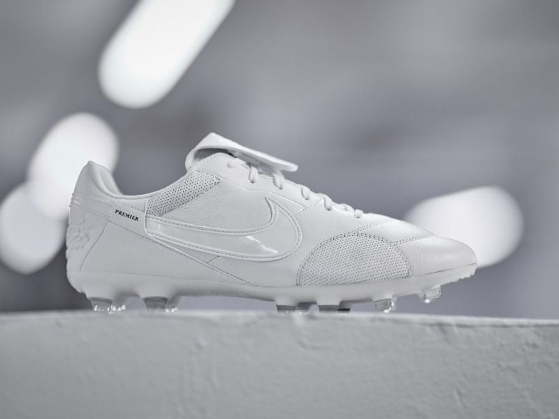 Nike ra mắt Premier III 'Prototype'