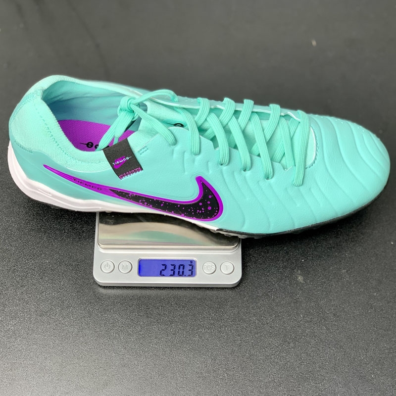 Soi trọng lượng giày đá bóng tiempo 10 pro