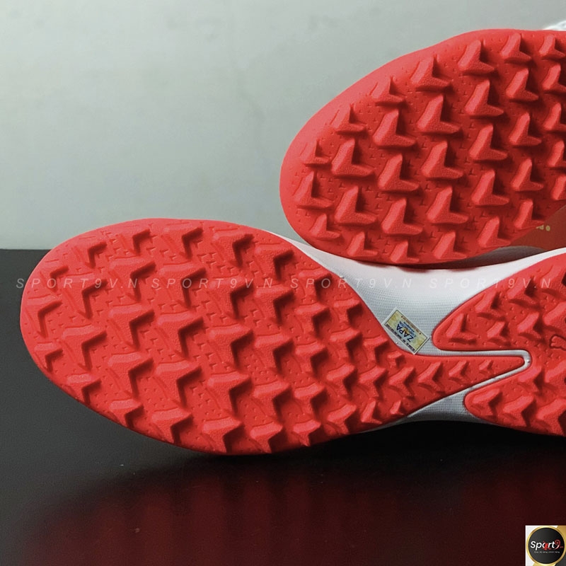 PUMA Ultra Match TT Breakthrough - Trắng/Đỏ - 107521 01
