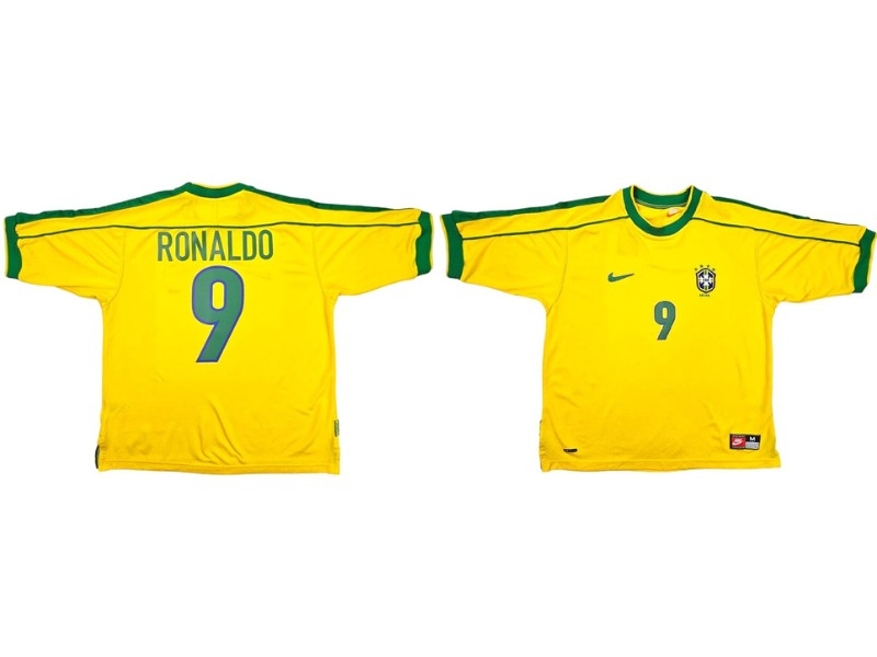 Nike tái xuất áo đấu Brazil