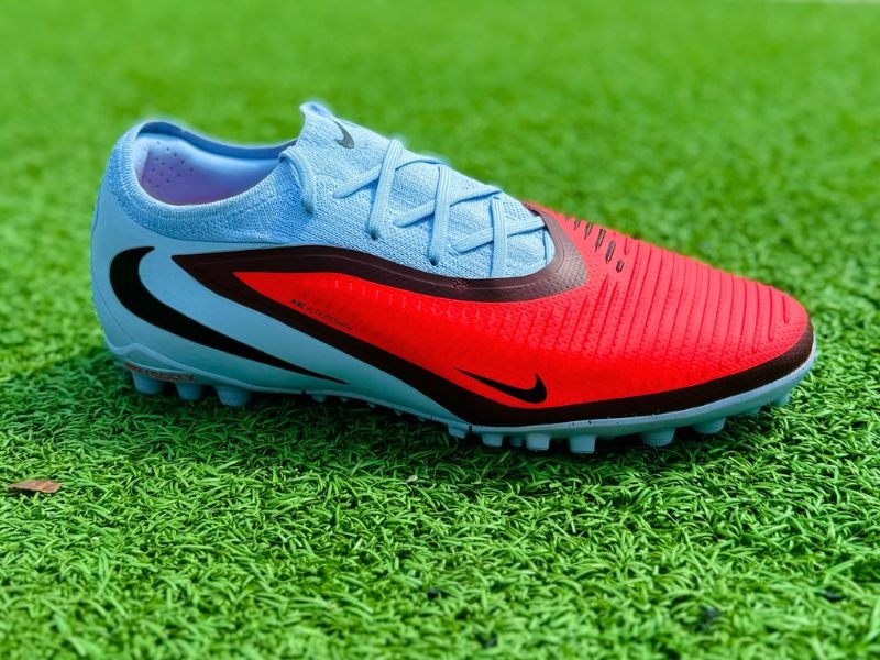 Nike Phantom 6 Pro đang là mẫu giày hot nhất cỏ nhân tạo