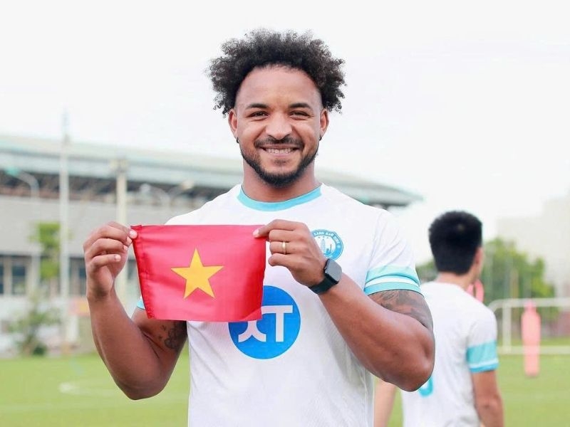 Nguyễn Xuân Son tái xuất sân cỏ sau 9 tháng chấn thương