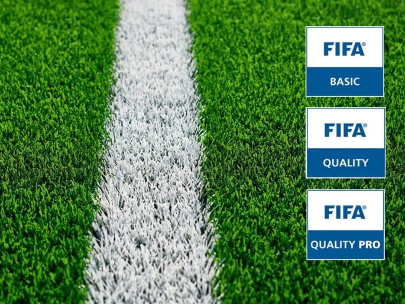 so sánh sân cỏ nhân tạo chuẩn fifa và sân cỏ nhân tạo kinh doanh