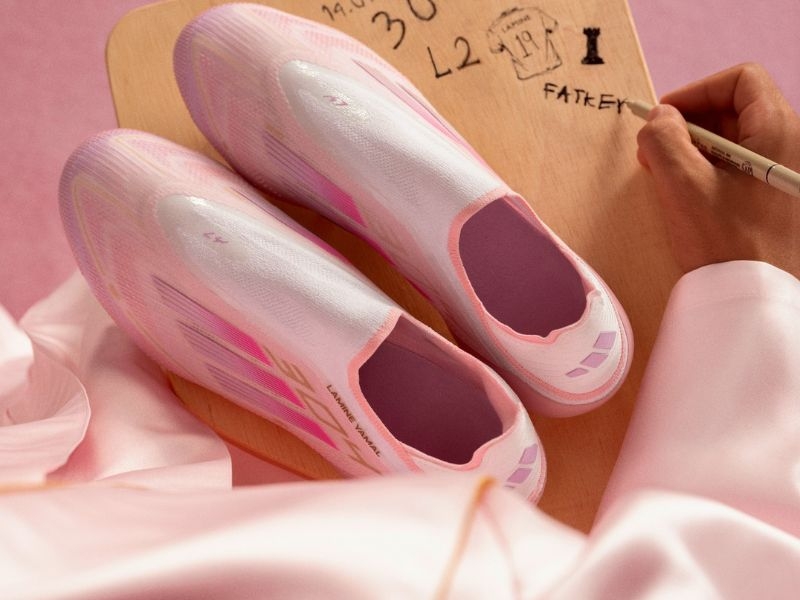 Giày đá bóng adidas F50 LY304