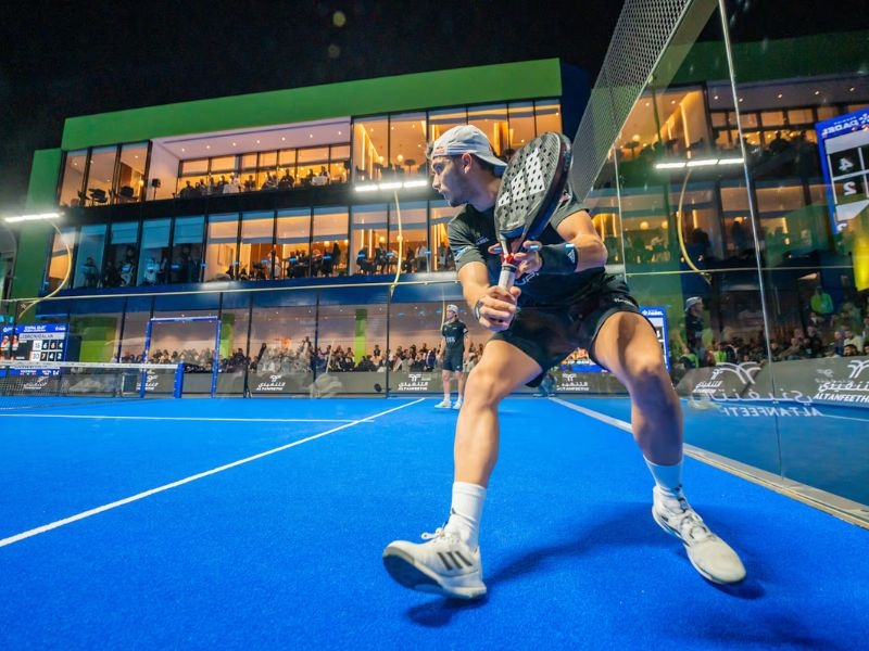 Cả hai đều mang nét tương đồng với tennis, nhưng lại sở hữu những đặc trưng riêng biệt