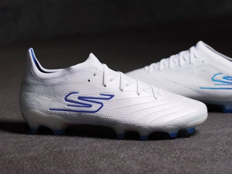 Giày đá bóng Skechers dành cho sân cỏ tự nhiên