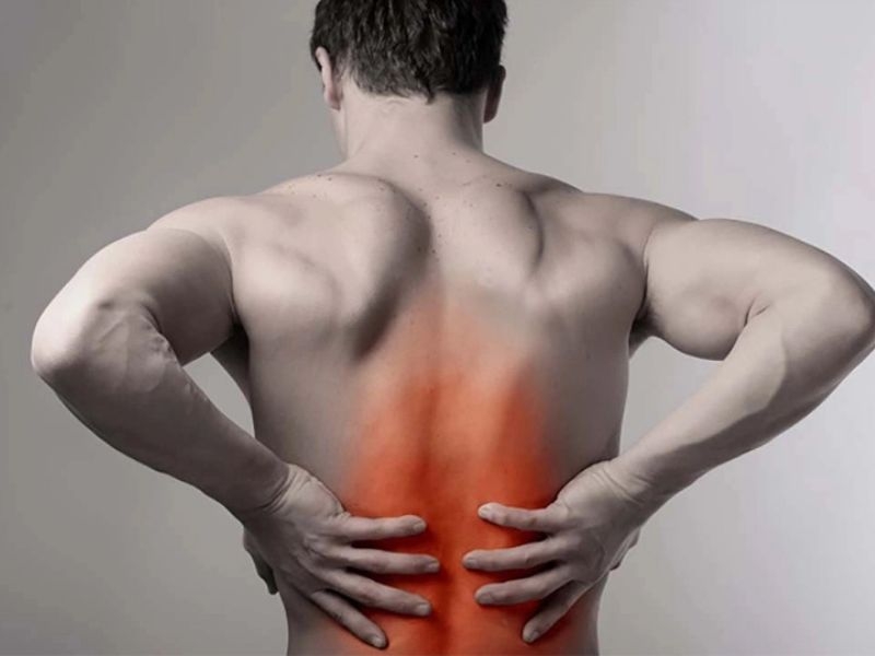 Đau lưng là một trong những chấn thương thường gặp khi chơi pickleball