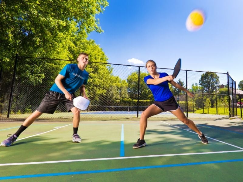 Tổng hợp các lỗi giao bóng thường gặp khi chơi pickleball