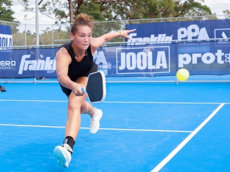 Sử dụng vợt và bóng pickleball đạt tiêu chuẩn USAPA  là rất quan trọng để đảm bảo tính công bằng