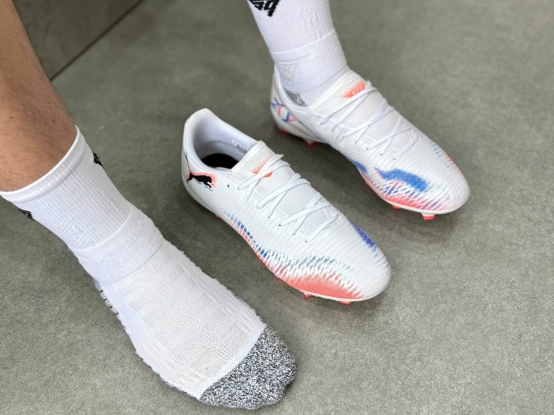 Giày đá bóng giá rẻ Puma Future Play giá chỉ 650k