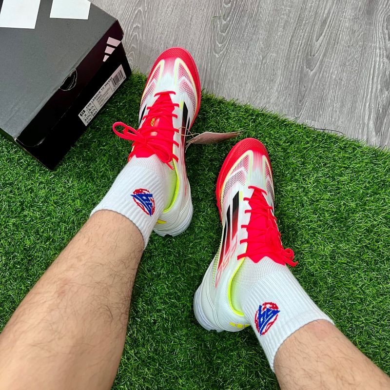 Giày đá bóng adidas F50 pro tf