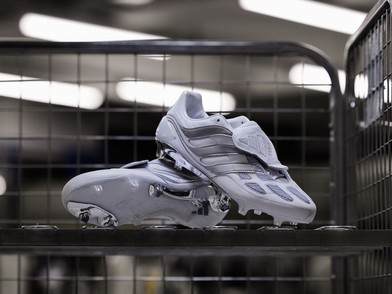 Giày đá bóng Predator Precision Silver Strike