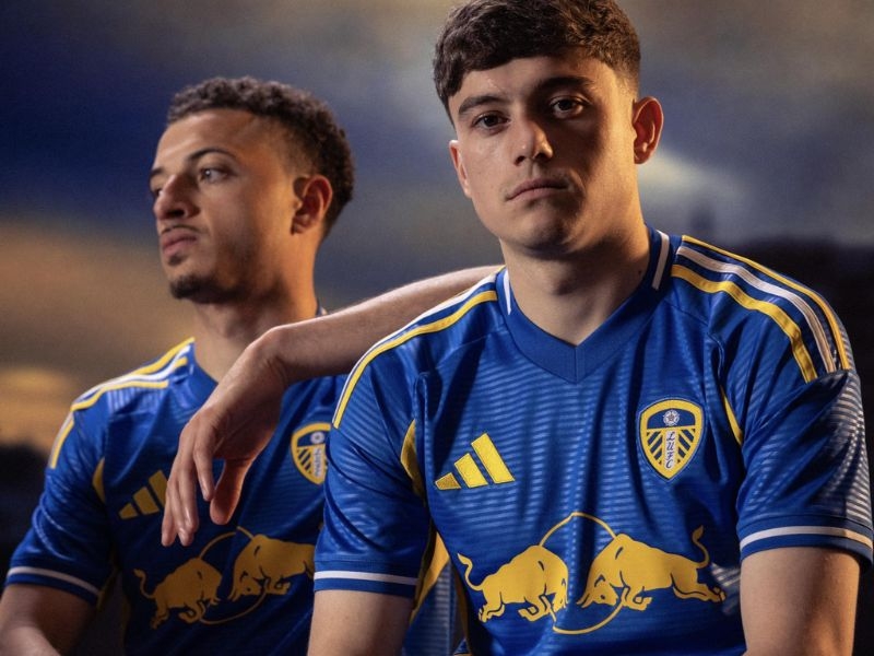 Áo bóng đá sân khách Leeds United