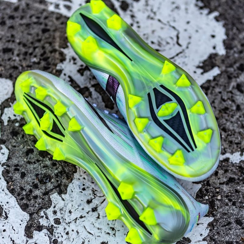 Giày đá bóng Mizuno Alpha 2 thế hệ mới