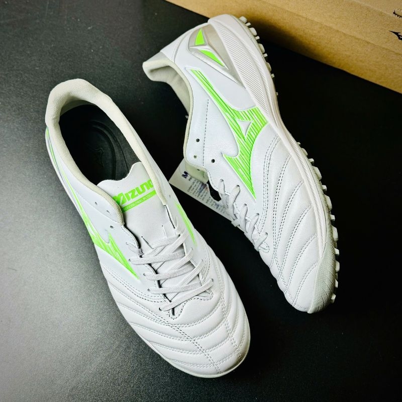 Mizuno Morelia Neo 4 Pro với bộ đế mới và phần trên giữ nguyên