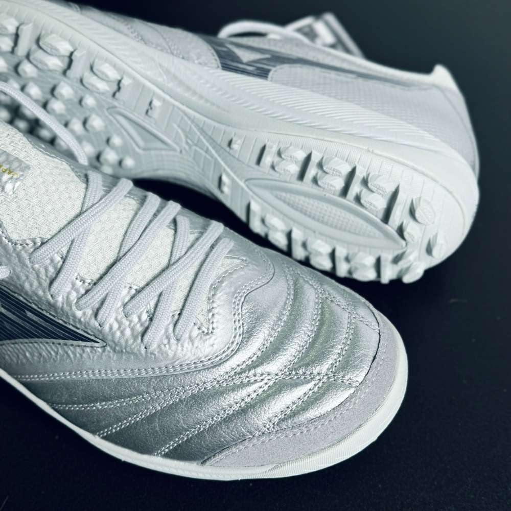 Mizuno Morelia Neo Sala Beta TF Platinum - Màu Bạc - Q1GB251004