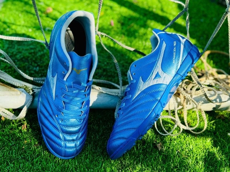 Giày đá bóng Mizuno chính hãng giá rẻ