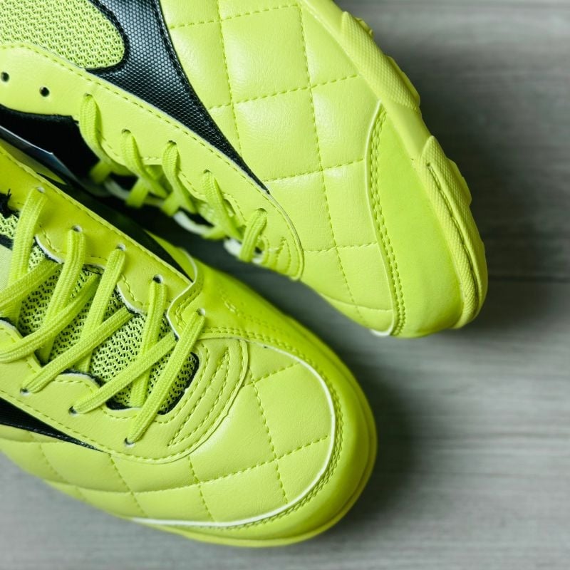 Mizuno Mrl Sala Club TF - Q1GB241604 - Vàng Đen