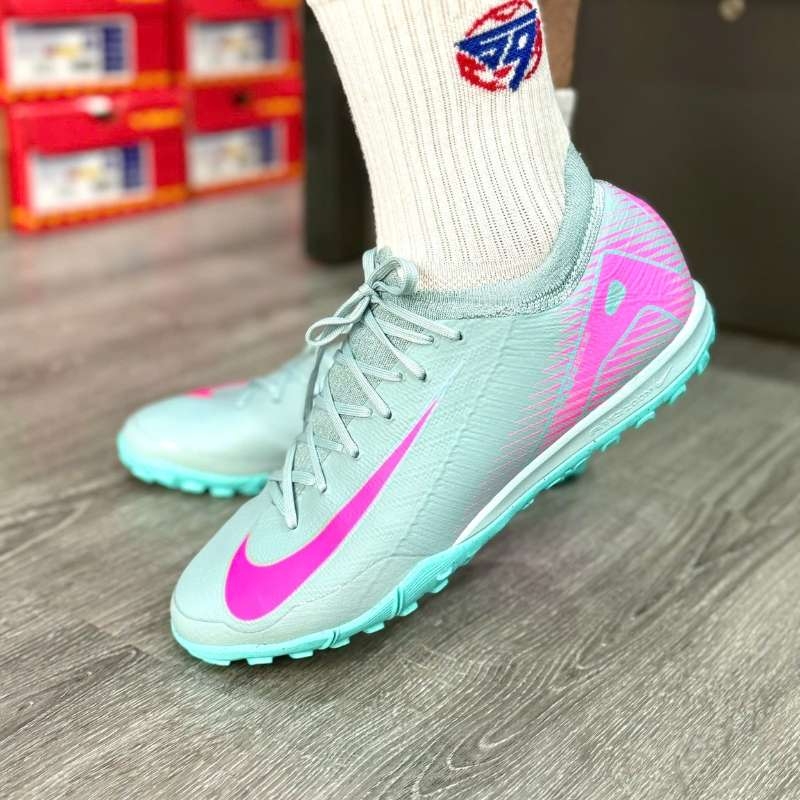 Nike Vapor 16 Pro phối màu xám xi măng mới nhất của nhà Swoosh