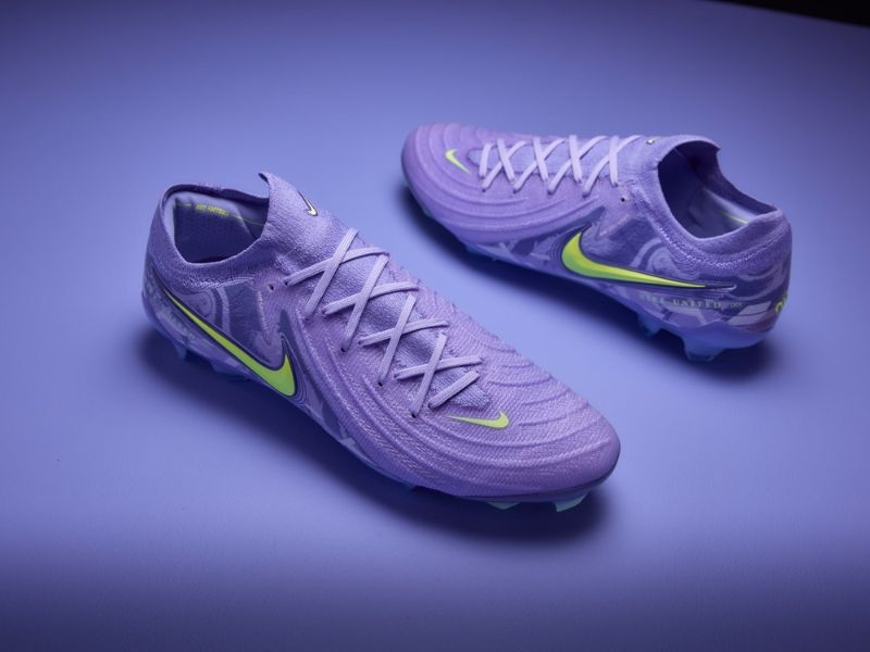 Bộ sưu tập giày bóng đá Nike Mercurial United 2025