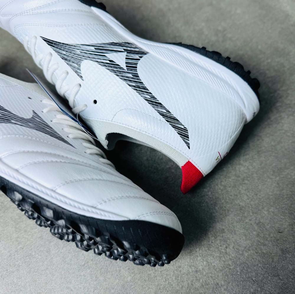 Mizuno Neo 5 Beta Pro TF