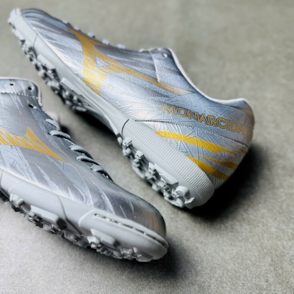 Mizuno Monarcida Neo Sala Club TF - Q1GB252804 - Bạc/Vàng