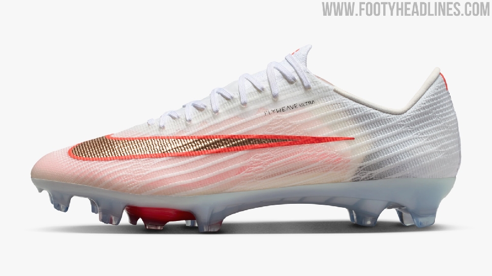 Superfly 11 trở lại với phối màu trắng thanh lịch