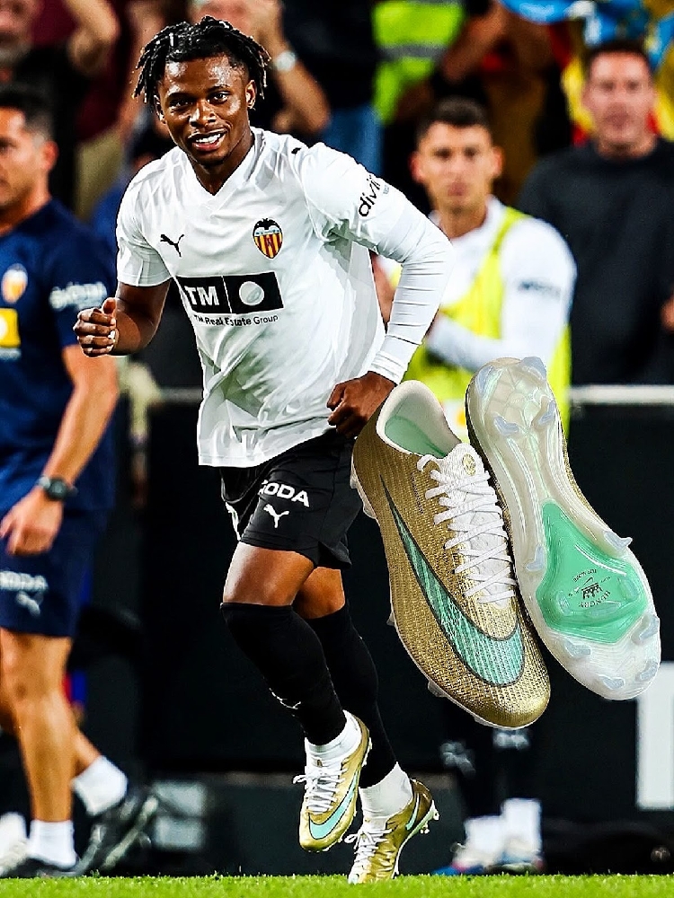 Nike Mercurial Superfly 11 Signature mới dành cho Kylian Mbappé