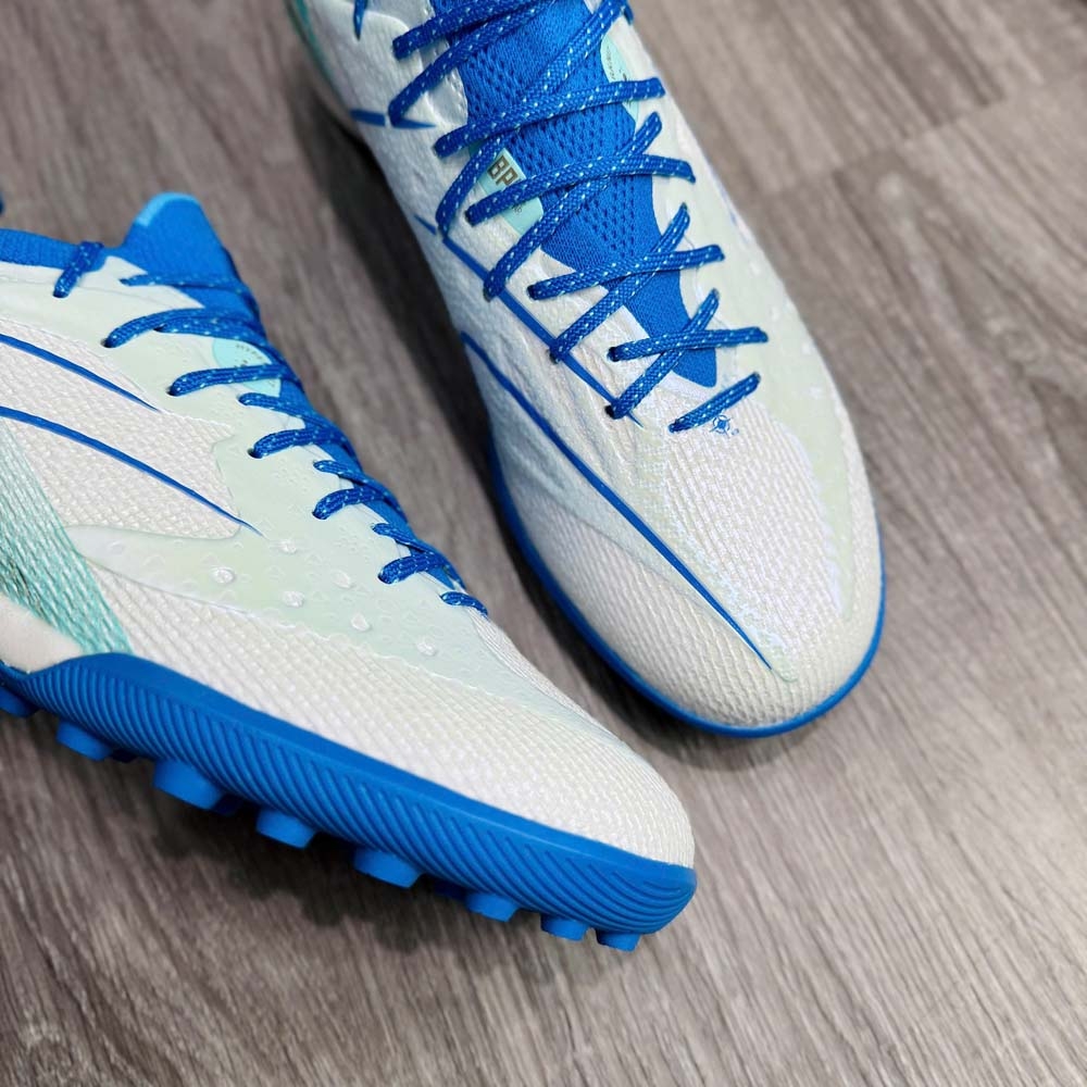 Kelme Flash 6.0.4 TF - Trắng/Xanh Dương - 8621ZX1406