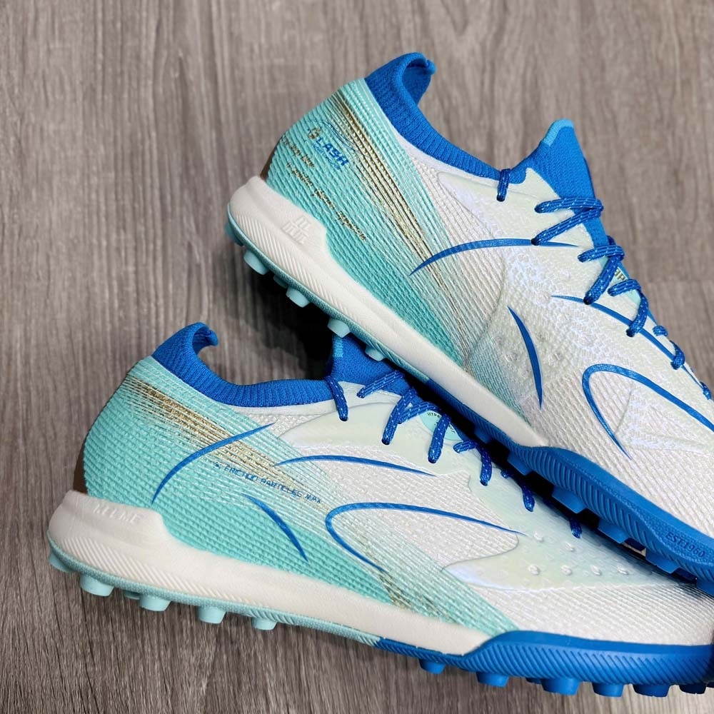 Kelme Flash 6.0.4 TF - Trắng/Xanh Dương - 8621ZX1406
