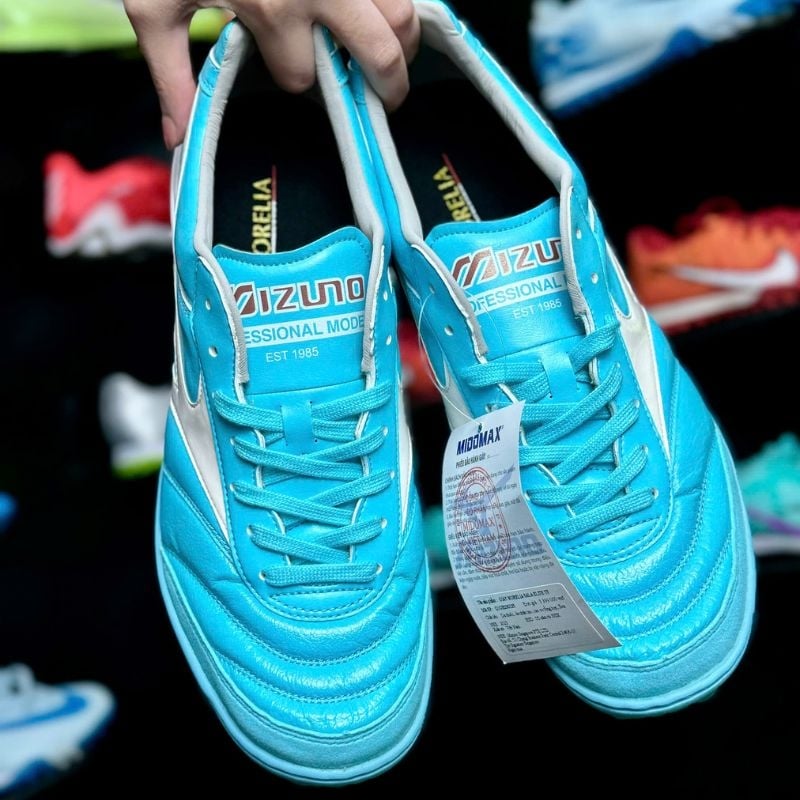 Giày đá bóng Mizuno cao cấp được sử dụng chất liệu da Kangaroo