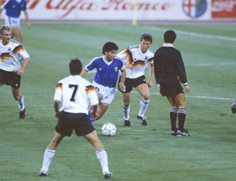 Lịch sử áo bóng đá năm 1990-2000