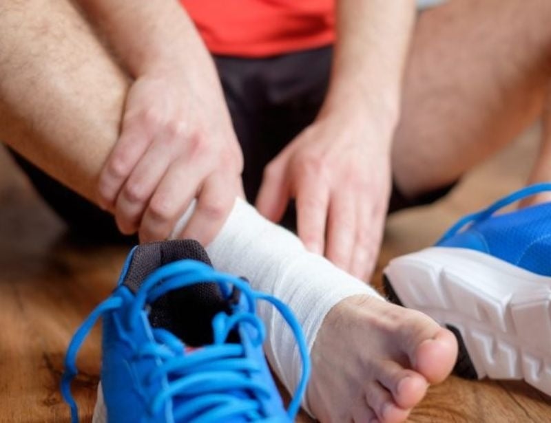 Dùng băng keo cá nhân làm giảm tình trạng trầy xước trên da