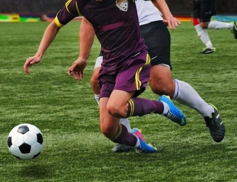 Kinh nghiệm chọn giày đá bóng để tránh bị nhấc gót chân