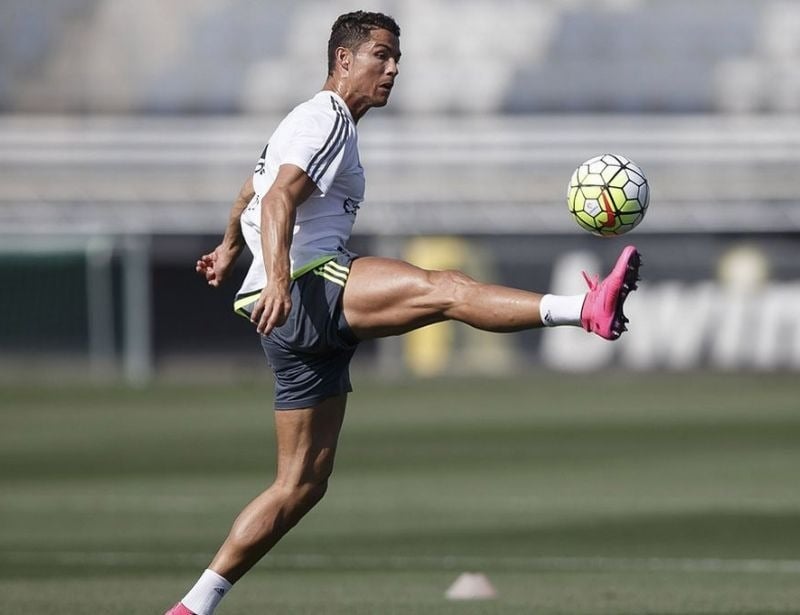 Tác dụng của loại nước màu vàng cầu thủ uống