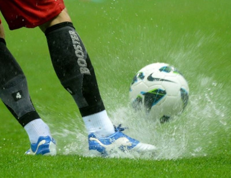 Chọn giày đá bóng phù hợp