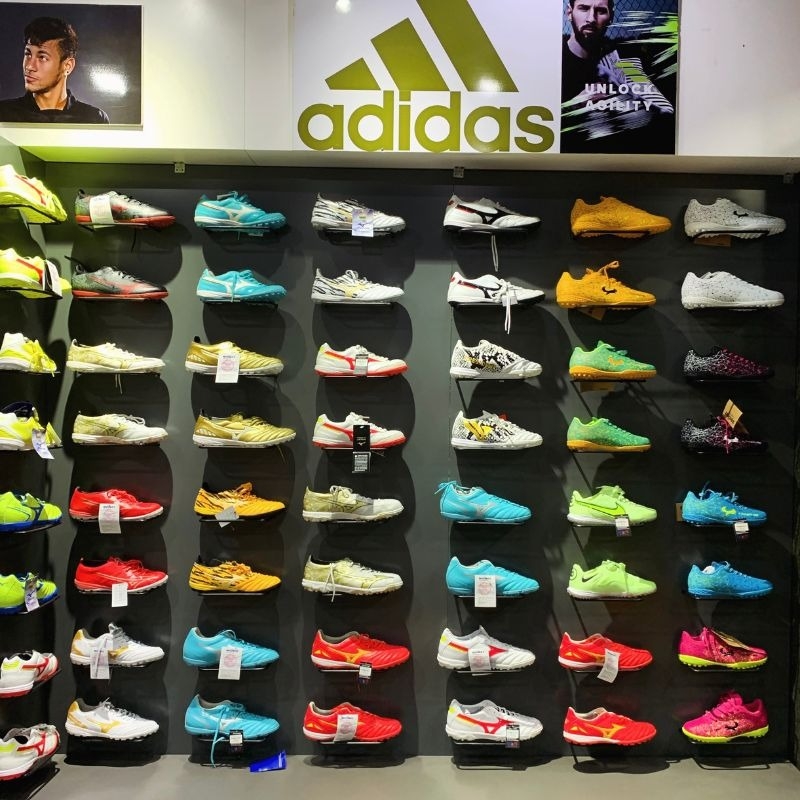 Làm sao để săn giày đá bóng sale tại sport9