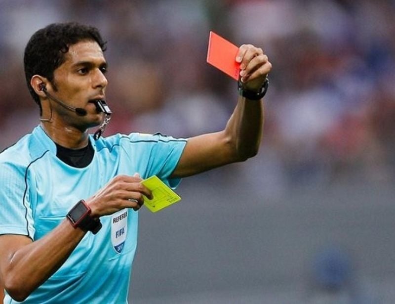 Trọng tài có bao nhiêu thẻ