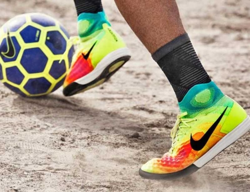 Hậu quả của việc dùng giày đế IC đá sân cỏ nhân tạo