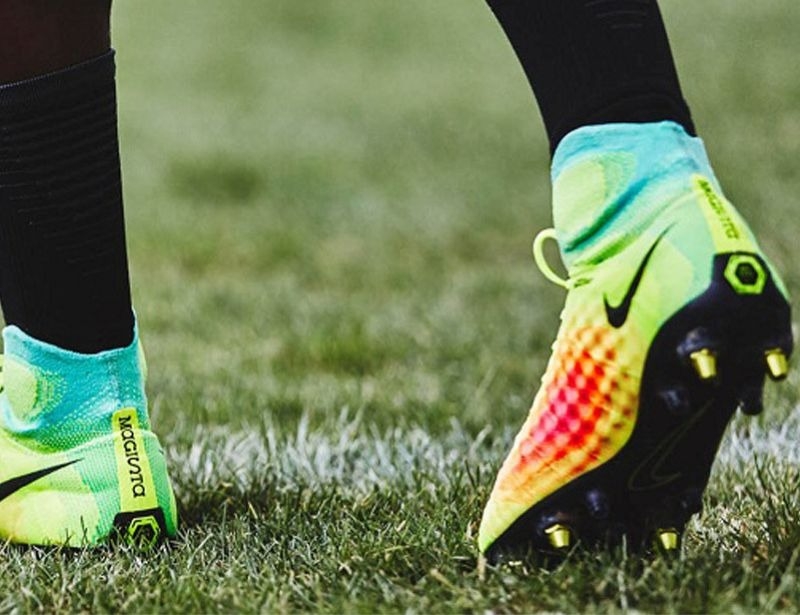 Cấu tạo đế giày, phân loại đinh giày sân cỏ nhân tạo trên thị trường
