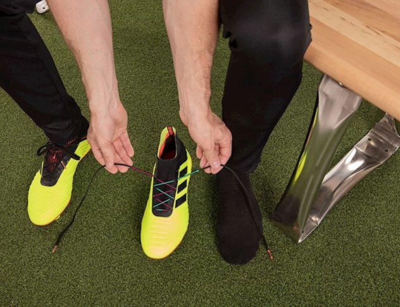 Do đôi giày bị lỗi kỹ thuật