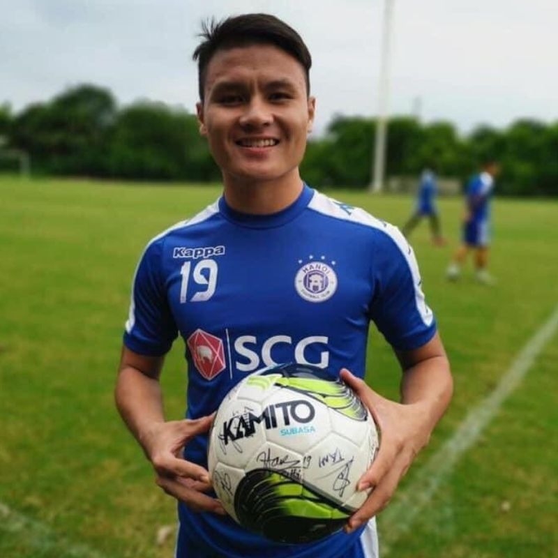 Chọn bóng phù hợp với mặt sân