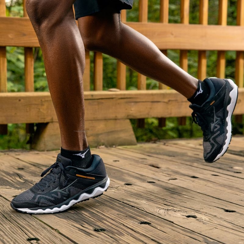 Công nghệ U4ic ứng dụng trên giày đi bộ