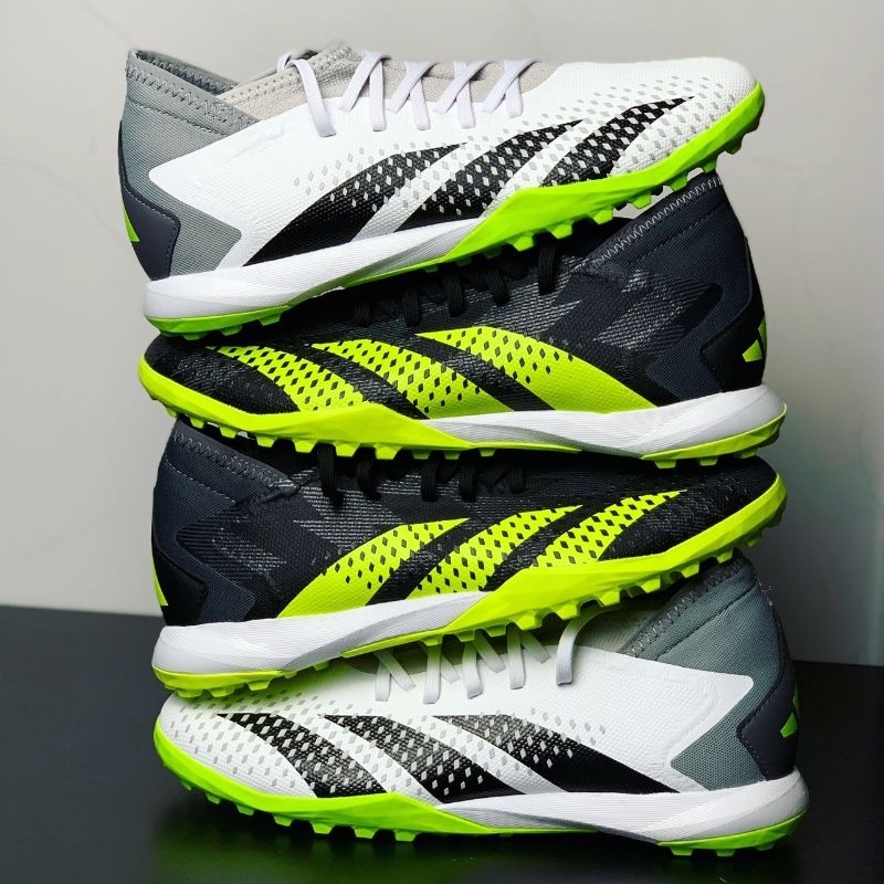 Nên lựa chọn giày đá bóng cổ cao hay cổ thấp