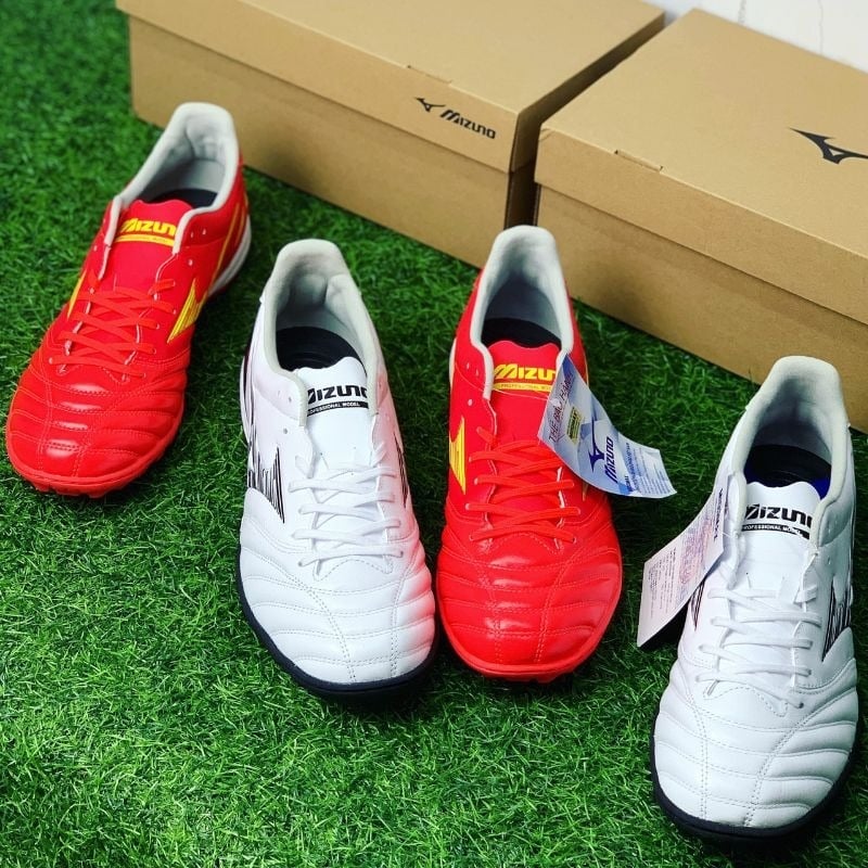 Nên lựa chọn giày đá bóng đế cao hay đế thấp?