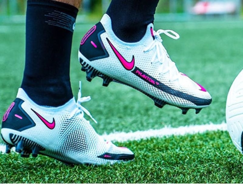 Giày đinh FG chính hãng rất được ưa chuộng tại Việt Nam