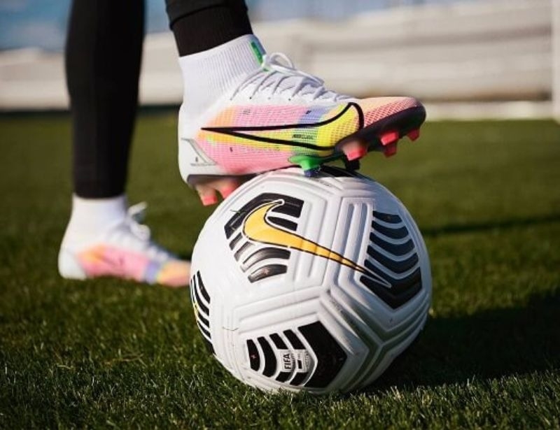 Thiết kế phần cổ giày